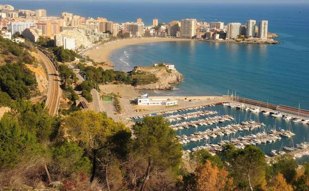 Fallece un buzo de 54 años rescatado semiinconsciente en el puerto de Oropesa