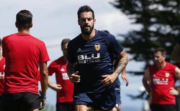 El Valencia quiere que el Besiktas mejore su oferta por Negredo