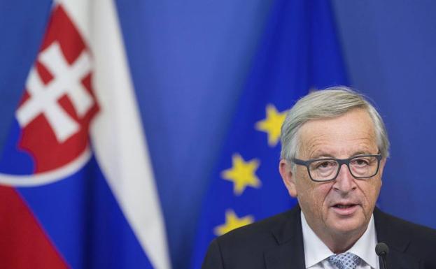 Juncker ve «alucinante» la situación en la Casa Blanca tras el despido de altos cargos