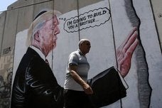 Trump toma el muro en Belén