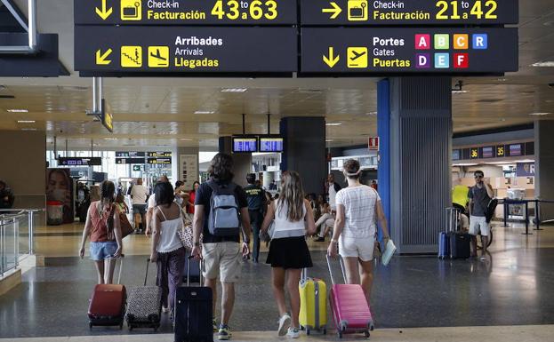 El personal de Prosegur del aeropuerto de Valencia amenaza con ir a la huelga