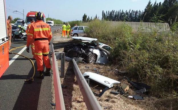 Fallece un hombre tras salirse de la N-332 el vehículo en el que viajaba en Cullera