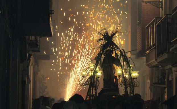 Tributo a la pólvora en Serra con motivo de Sant Roc