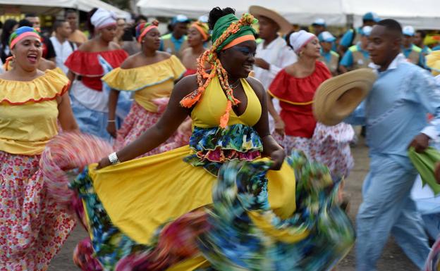 Danzas a todo color en el Festival «Petronio Álvarez» de Colombia