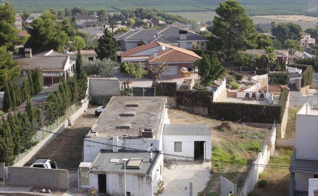 Sanidad eleva a 7 las personas afectadas por el brote de legionela de Calicanto (Chiva)