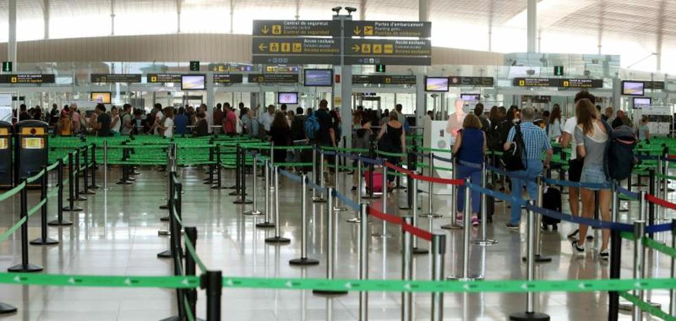 El Gobierno propone al mediador de la estiba para el arbitraje de El Prat