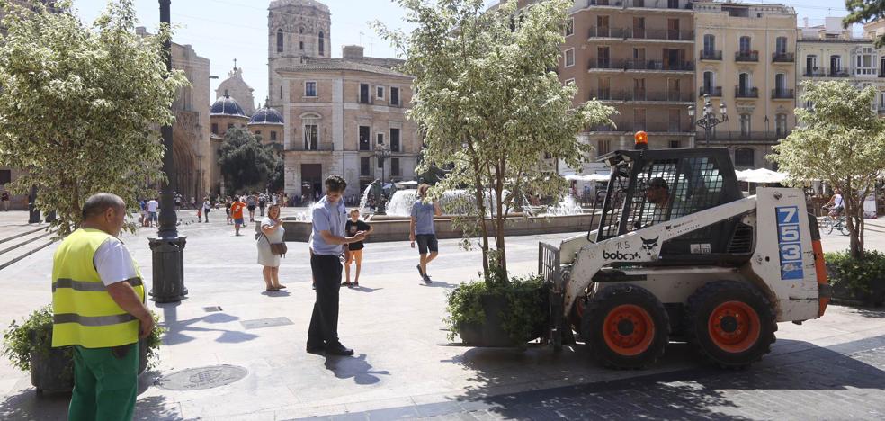 El Ayuntamiento de Valencia comienza a instalar maceteros para evitar atentados por atropello
