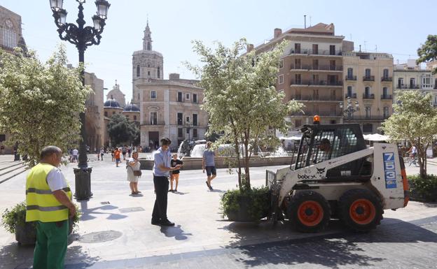 El Ayuntamiento de Valencia comienza a instalar maceteros para evitar atentados por atropello