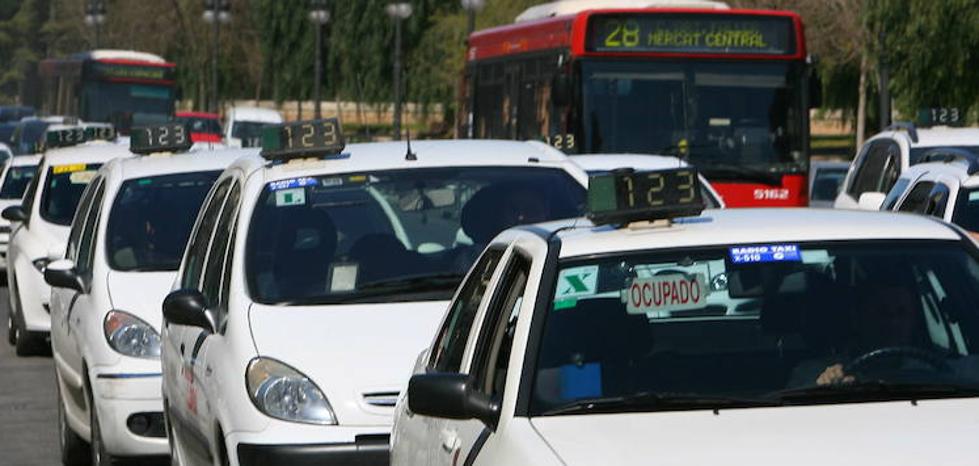 Detenido un taxista que circulaba ebrio por Valencia tras denunciarlo dos pasajeros