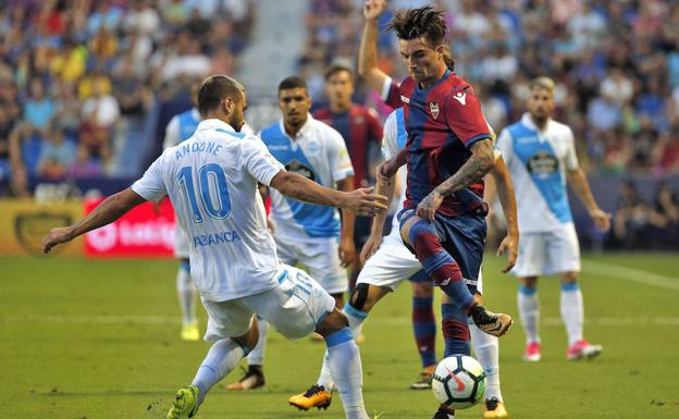 Dos jugadas a balón parado le dan un punto al Levante UD en el Ciutat