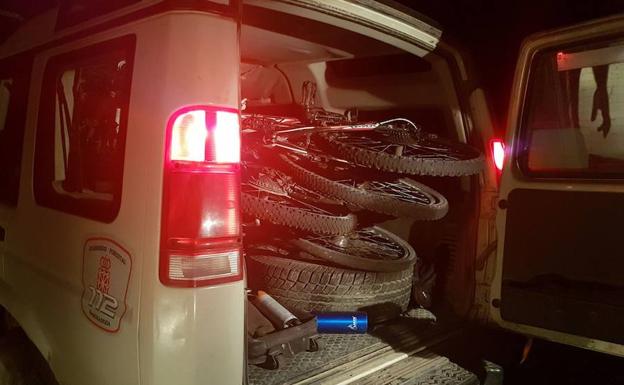 Rescatados cinco ciclistas valencianos perdidos en Navarra