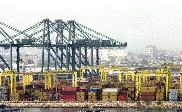 El tráfico de contenedores en el Puerto de Valencia se recupera de la huelga de la estiba de junio