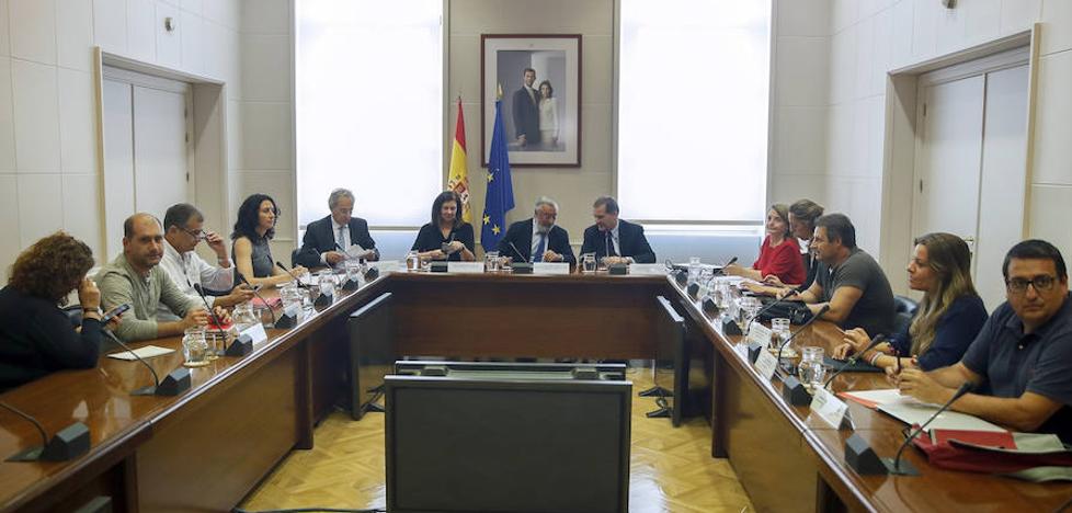 Los sindicatos de AENA aplazan la convocatoria de 25 jornadas de huelga