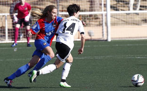 Representación valenciana entre las árbitras que pitarán la Liga Femenina de fútbol en España