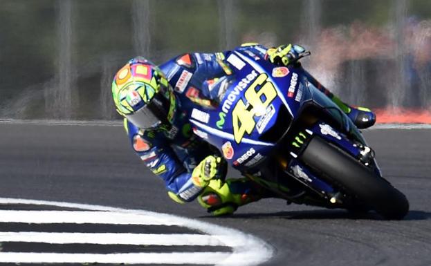 Rossi se fractura tibia y peroné en el tramo decisivo del Mundial