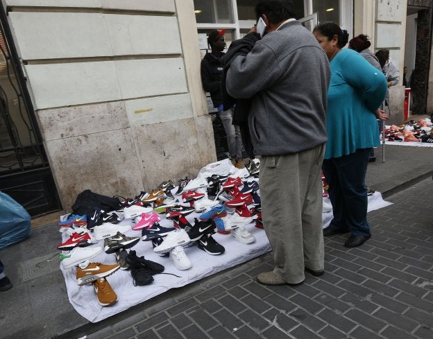 Los mercadillos de Valencia rechazan los cambios de patrullas que hará la Policía Local