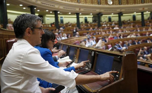 Madina formaliza su renuncia como diputado del PSOE en el Congreso