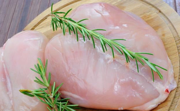 ¿Son malas las líneas blancas de la carne de pollo?