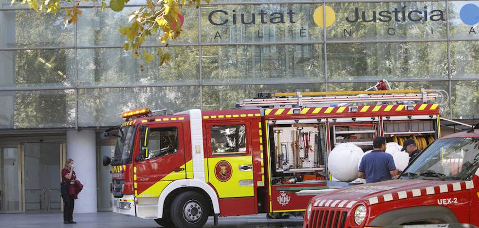 Bomberos de Valencia anuncia la compra de dos camiones de altura tras las protestas