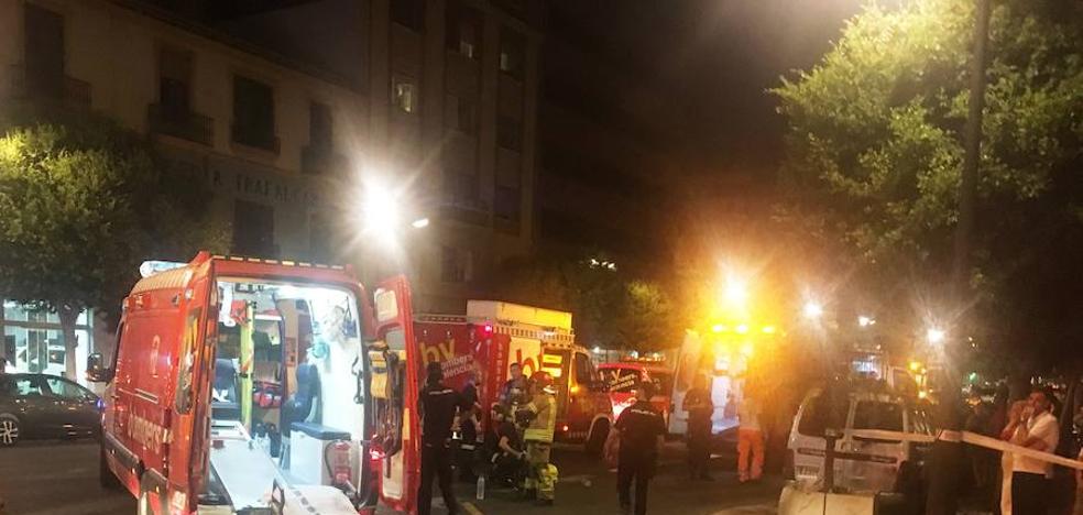Seis policías intoxicados en el incendio de una casa en Valencia