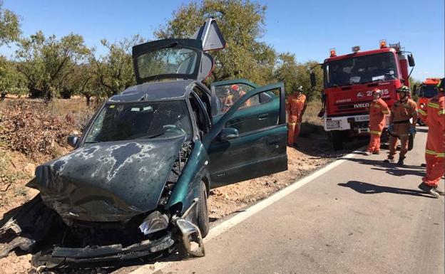 Dos ancianos heridos en un accidente de tráfico en Camporrobles