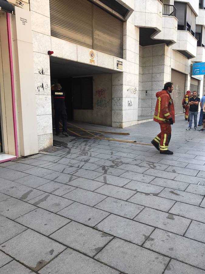 Fotos del incendio de un garaje en Catarroja