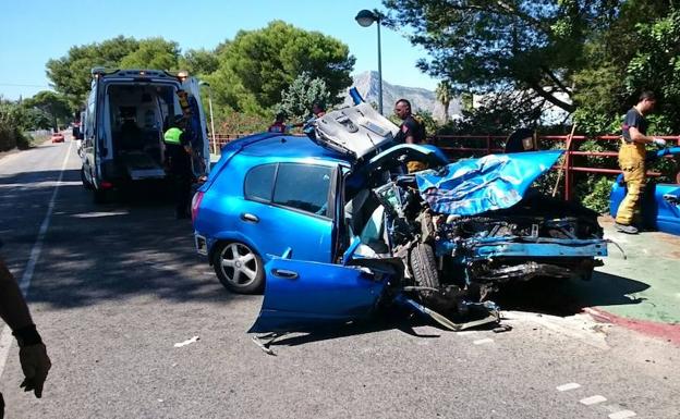 Una conductora fallece al estrellarse contra un árbol en la carretera de Ondara a Dénia