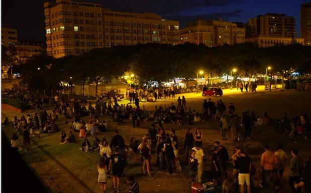 El Ayuntamiento de Valencia limitará los policías que vigilen las plazas con botellón