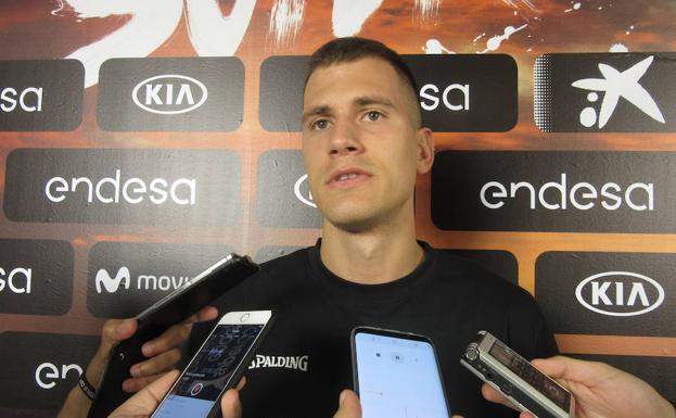 Nedovic: «La rivalidad de Unicaja y Valencia Basket es buena para el baloncesto español»