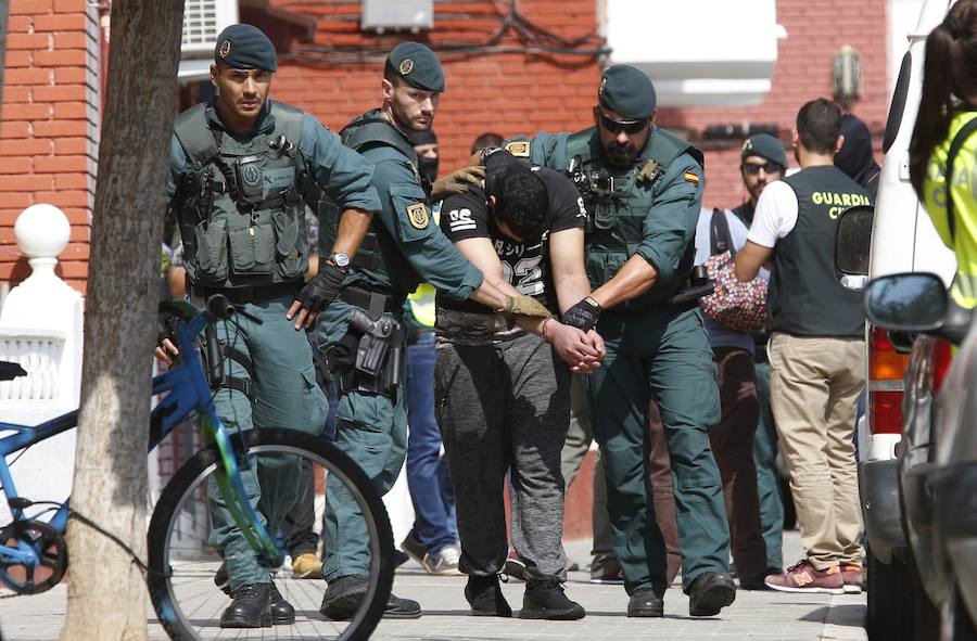 Fotos de la detención de un hombre en Vinaròs relacionado con los atentados de Barcelona