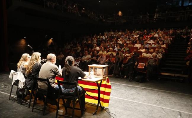 200 personas en el acto de apoyo al 1-O en Valencia