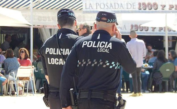 Rescatado un niño de 5 años que jugaba solo y semidesnudo en la ventana de un piso en Talavera