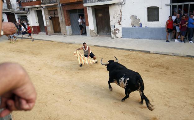 Corneado un menor de Onda en los festejos taurinos de Almenara