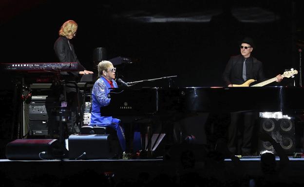 Elton John publicará en noviembre la colección de éxitos 'Diamonds'