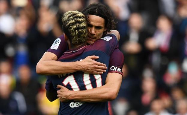 Neymar lanza un penalti y pone fin a la polémica con Cavani