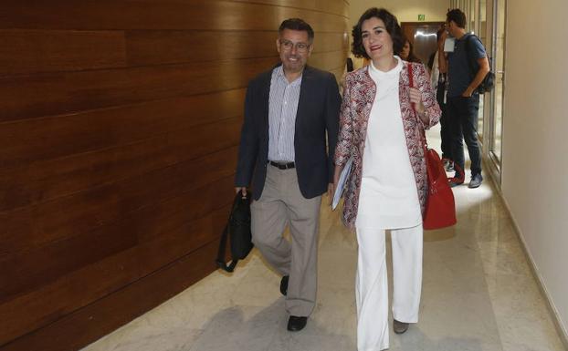 Carmen Montón justifica la presencia de Ximo Puig en la negociación con el IVO por ser «una cuestión de gobierno»