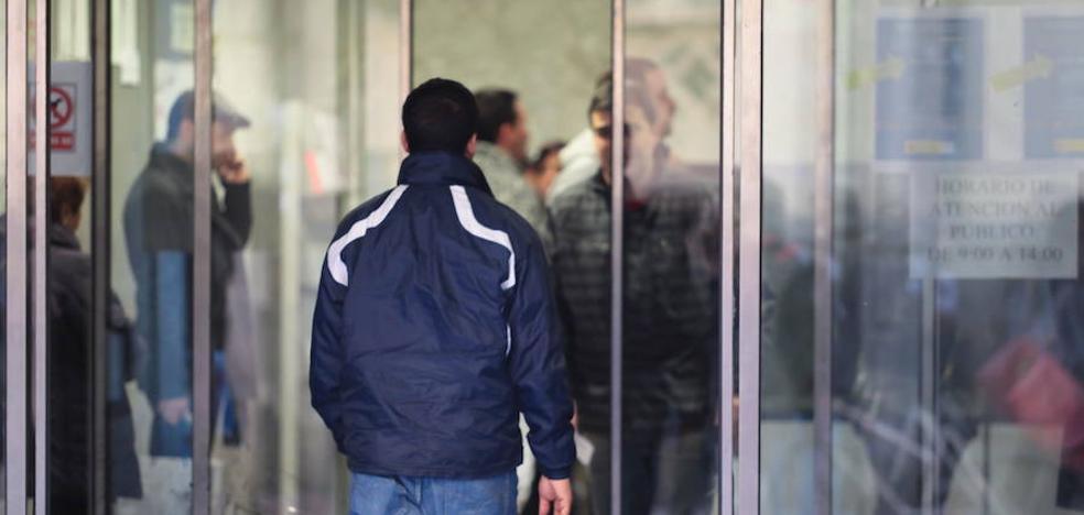 El final de la temporada turística eleva el paro en 27.858 personas en septiembre