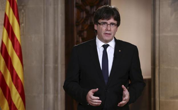 Puigdemont solicita mediación sin abandonar sus planes