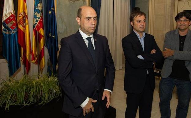 Gabriel Echávarri responde al ultimátum de Compromís y dice que seguirá presidiendo los plenos