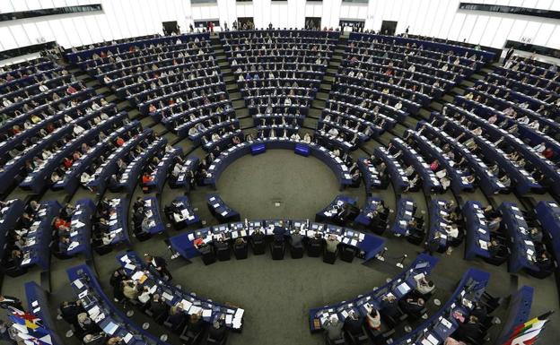 Eurodiputados españoles piden a la UE facilitar el diálogo en Cataluña aunque los populares rechazan la mediación