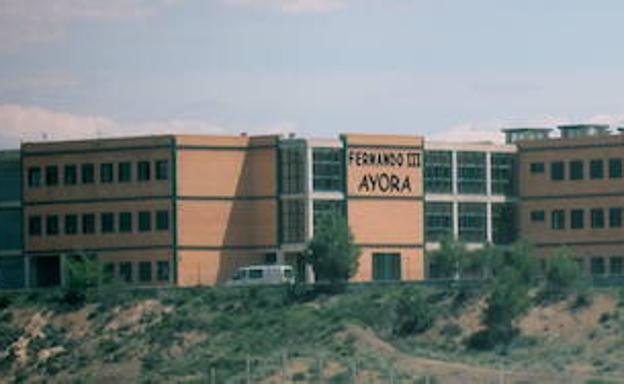400 alumnos del IES de Ayora han estado un mes sin profesores