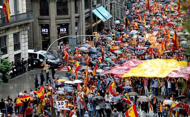 Vargas Llosa y Coixet encabezarán la manifestación contra la independencia