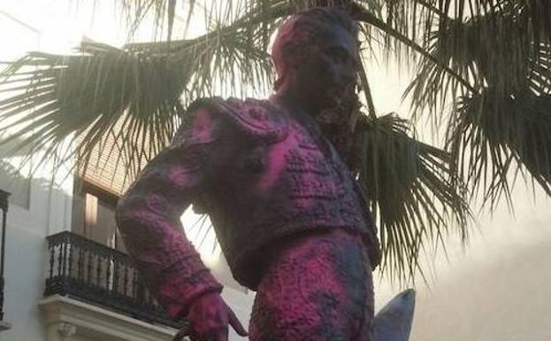 Admitida a trámite la querella por atacar la estatua de Enrique Ponce en Chiva