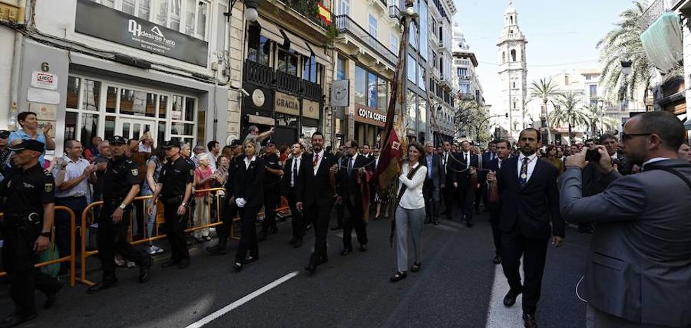 La crispación empaña la procesión cívica