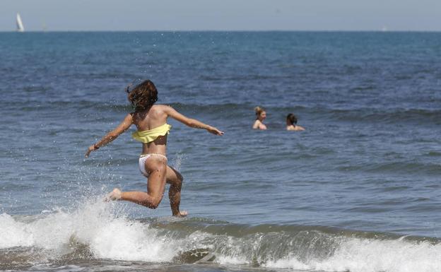 El mar en la Comunitat supera en 2 grados la temperatura habitual en octubre