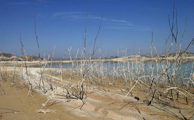 El Gobierno no descarta limitar el uso del agua a partir de 2018 si no cambia la situación