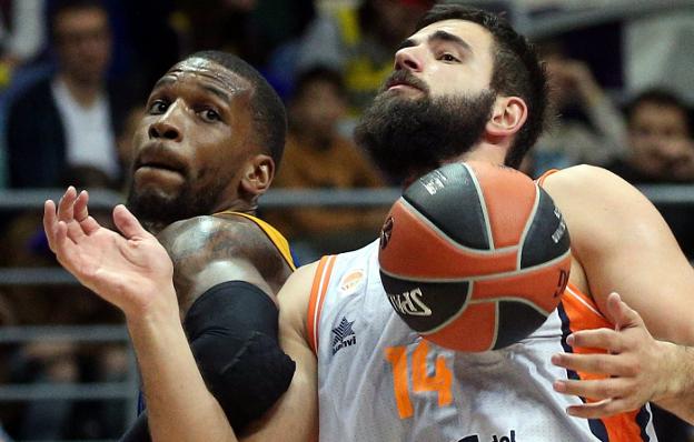 El Valencia Basket, atento a la posible salida de Tavares de la NBA