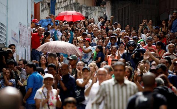 Venezuela vota tras meses de confrontación en las calles