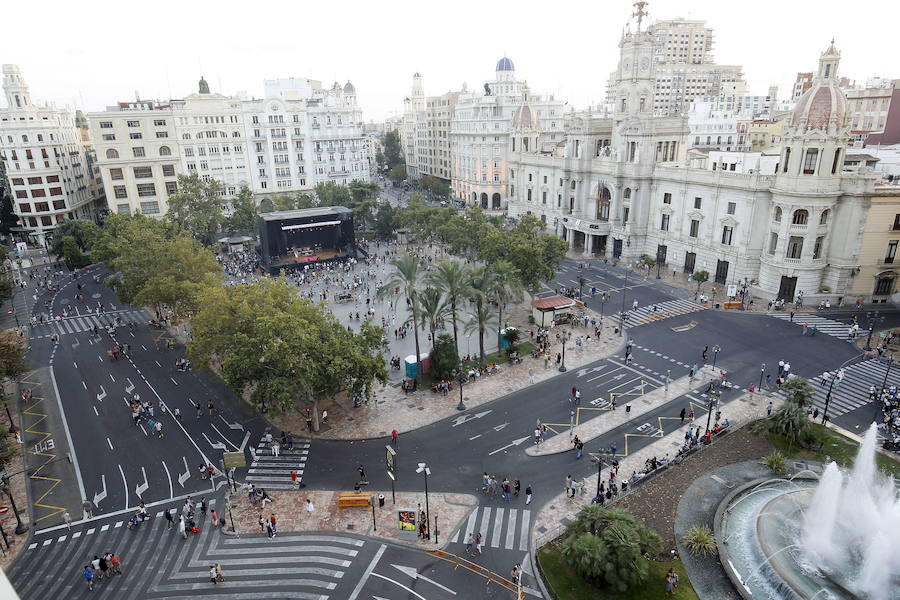 El tripartito estudiará peatonalizar la plaza del Ayuntamiento de Valencia