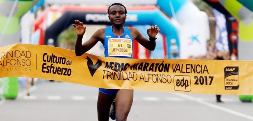 Récord mundial femenino en el medio maratón de Valencia 2017